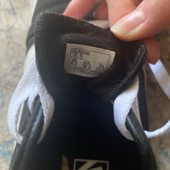 Vans womens sneaker size 6.5 - Picture 4 of 4